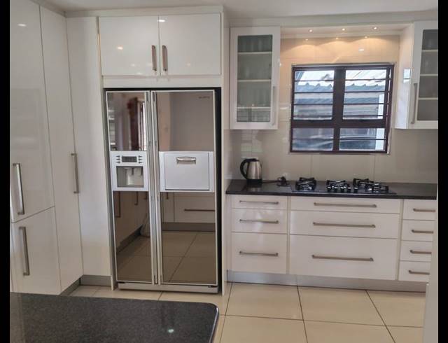 3 BEDROOM HOUSE FOR SALE IN HEUWELOORD